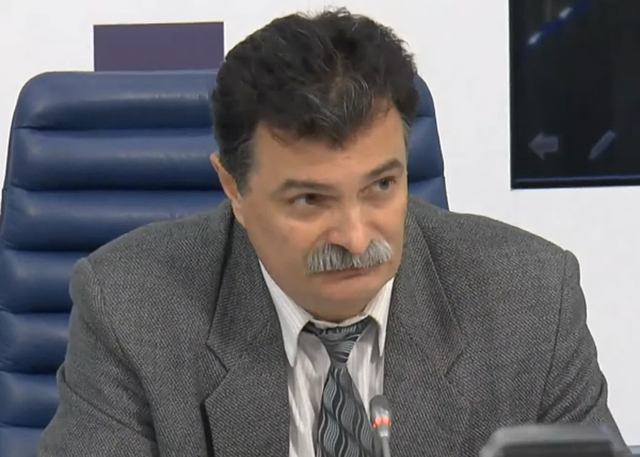 Мошенники на службе