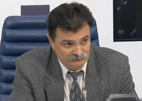 Мошенники на службе