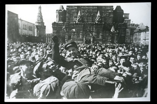 С ПОБЕДОЙ НАШИХ ПРЕДКОВ! СЛАВА ИХ ГЕРОИЗМУ! В ПАМЯТЬ ОБ ИХ ПОДВИГЕ - МЫ ОБЯЗАНЫ ОЧИСТИТЬ РОССИЮ ОТ ФАШИЗМА!